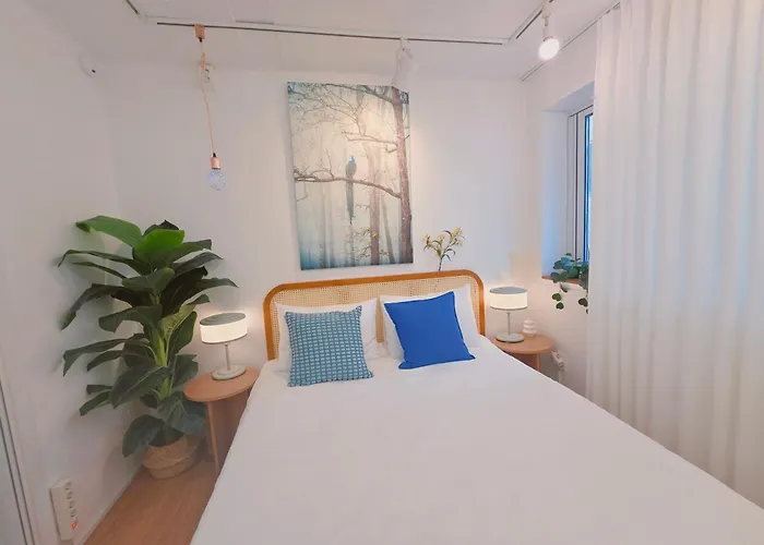Gyeongbokgung 8 Min By Bus ㅣfree Birthday Anniversary Decor ㅣ Private Near A Korean Traditional Market Street Food ㅣ *