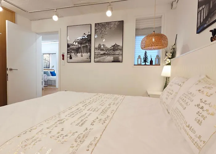 Gyeongbokgung 8 Min By Bus ㅣfree Birthday Anniversary Decor ㅣ Private Near A Korean Traditional Market Street Food ㅣ Appartement Séoul